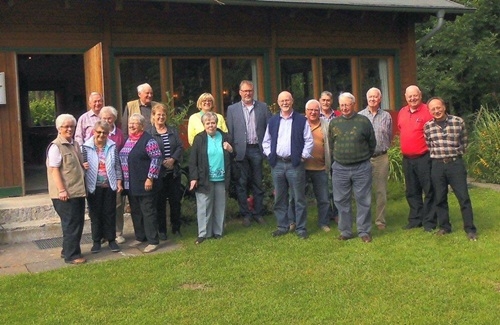 Gruppenbild vor dem Vereinshaus 2014